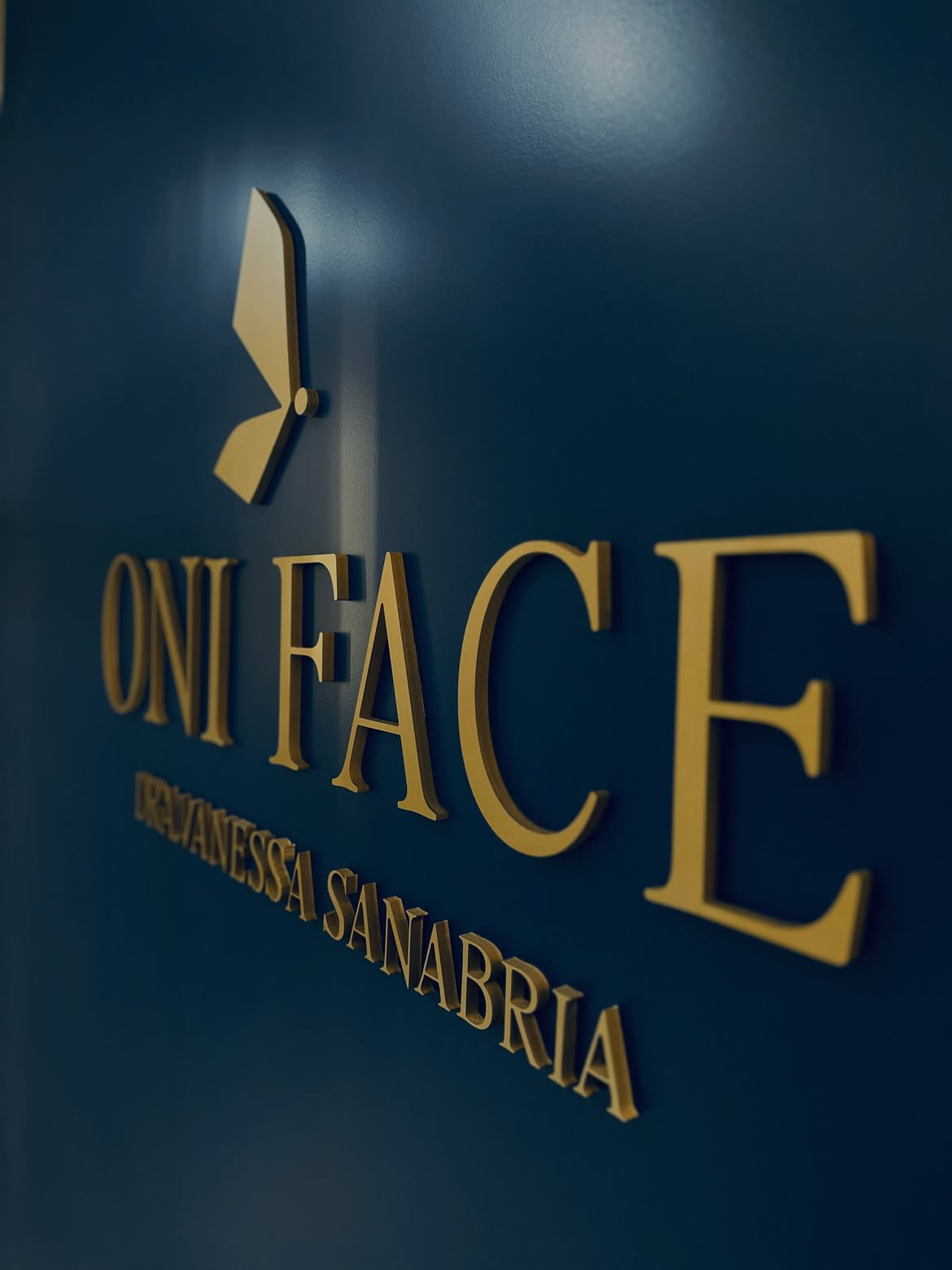Interior da Oni Face — clínica de estética Full Face em Uberlândia MG